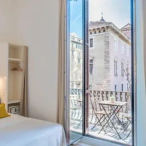 Feelathome Casa Bertrand , Barcellona Spagna